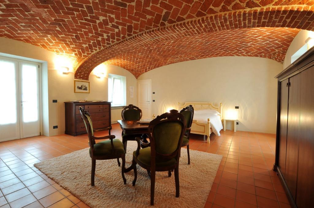Sangrato 1883 Villa Monteu Roero Værelse billede